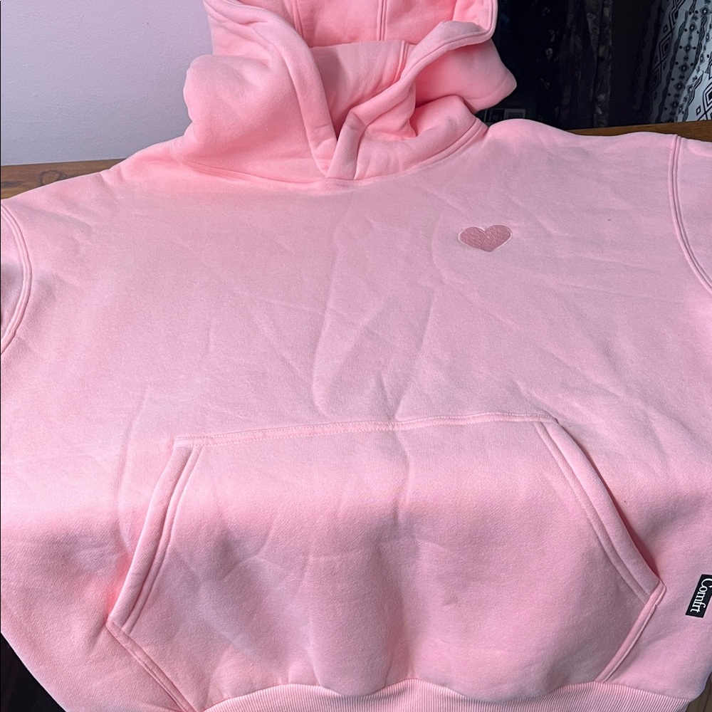 Comfrt “Ways to show Love” Graphic Hoodie with heart detail. - Picture 10 of 10